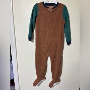 Carters Boy’s sleepwear set size 3T